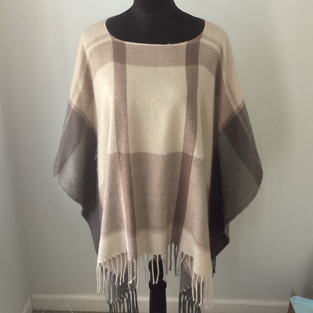 Euc Universal Thread Checkered Fringe Poncho - Cr… - image 1